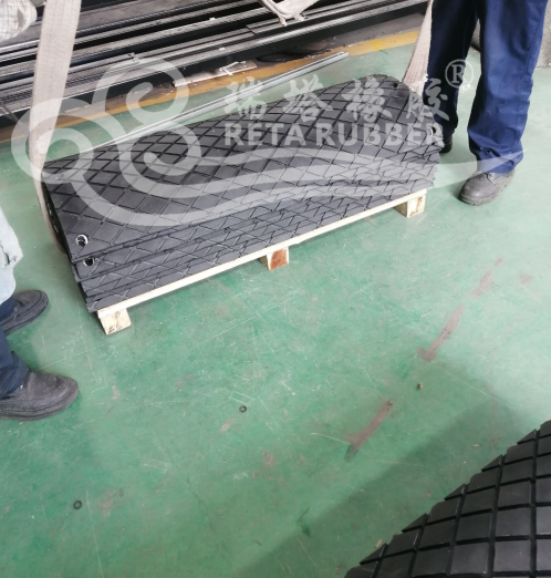 瑞塔橡膠瓦殼膠板發貨